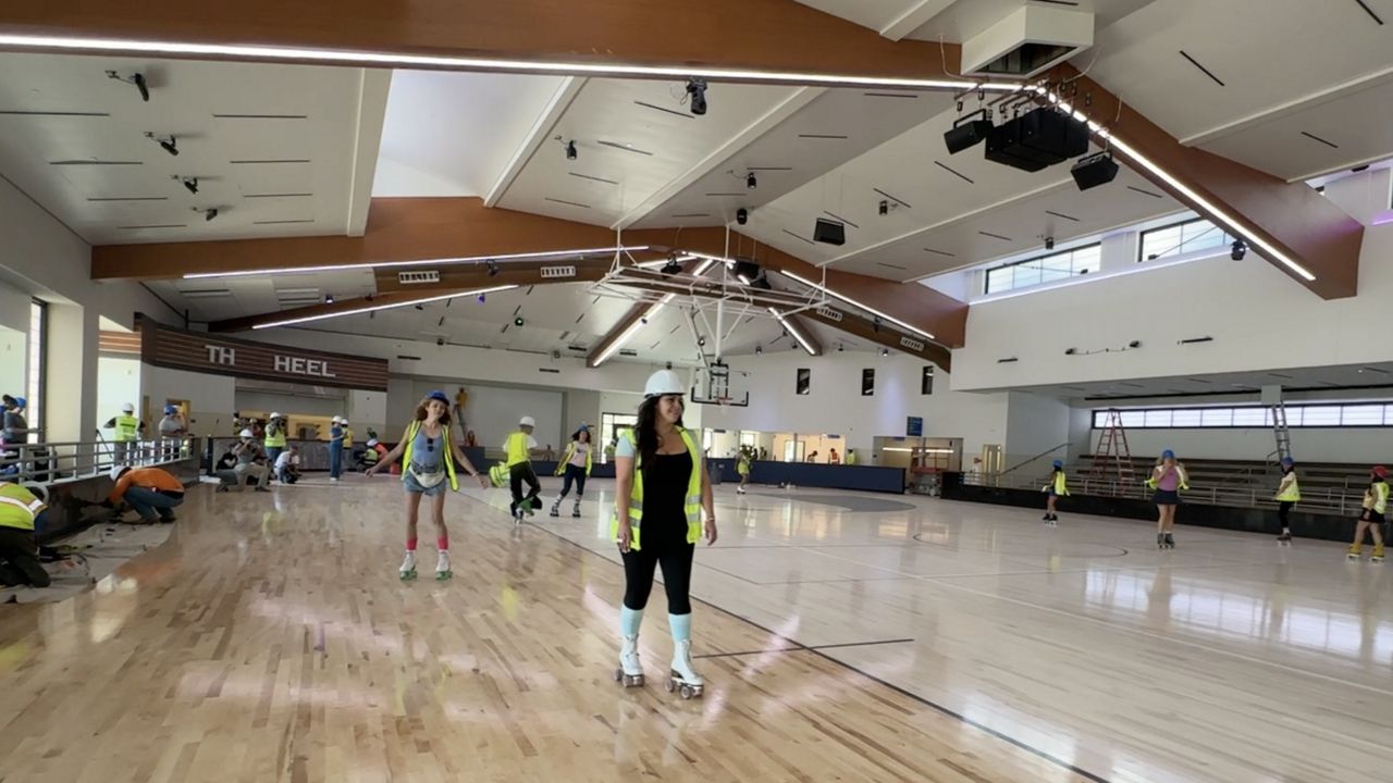 New skating rink opens in Santa Clarita