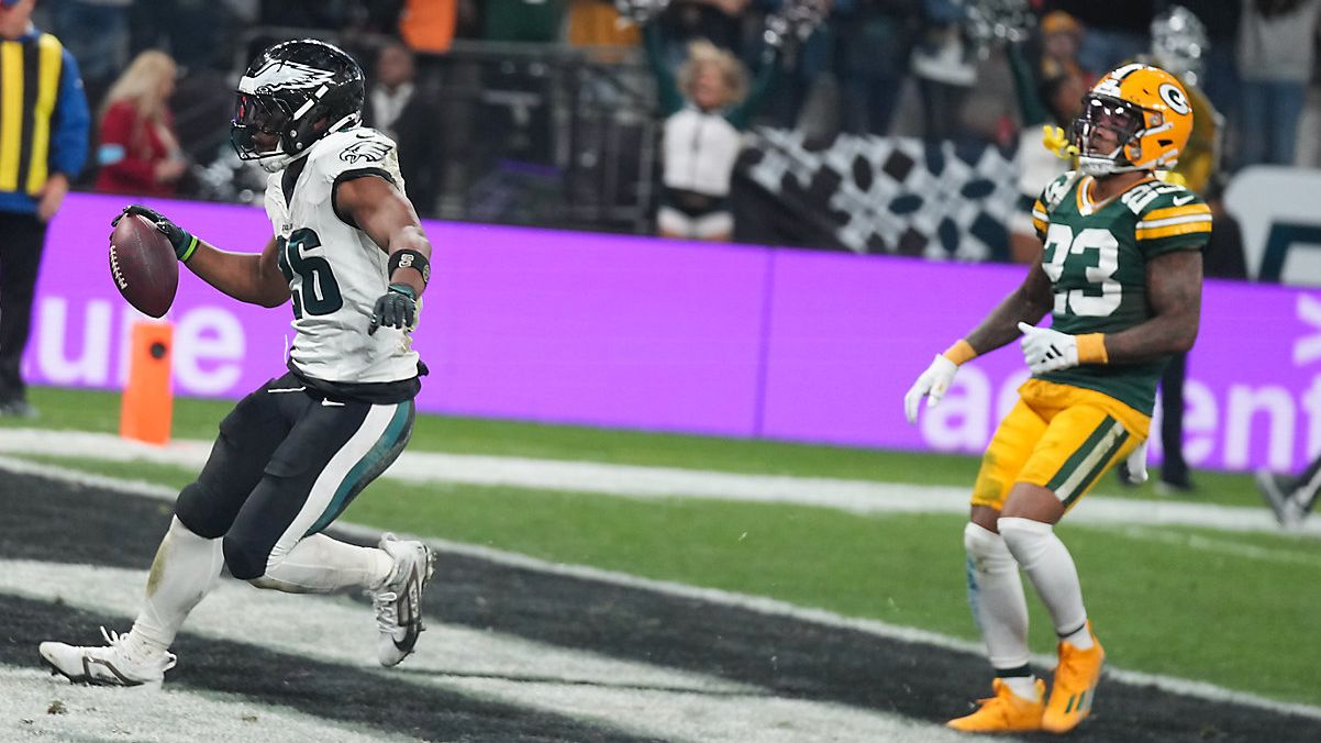 Philadelphia Eagles running back Saquon Barkley (26) celebrates after scoring against the Green Bay Packers during the first half of an NFL football game, Friday, Sept. 6, 2024, at the Neo Quimica Arena in Sao Paulo. (AP Photo/Fernando Llano)