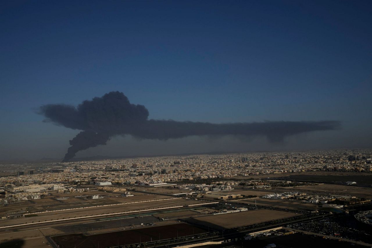 Fire in Saudi city ahead F1 race; Yemen rebels claim attacks