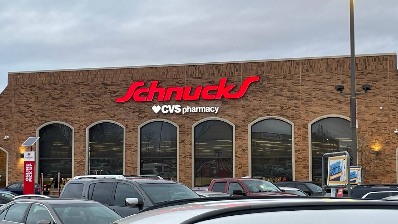 Schnucks and Eat Well Markets have announced its store hours for Thanksgiving, Christmas and New Years.  