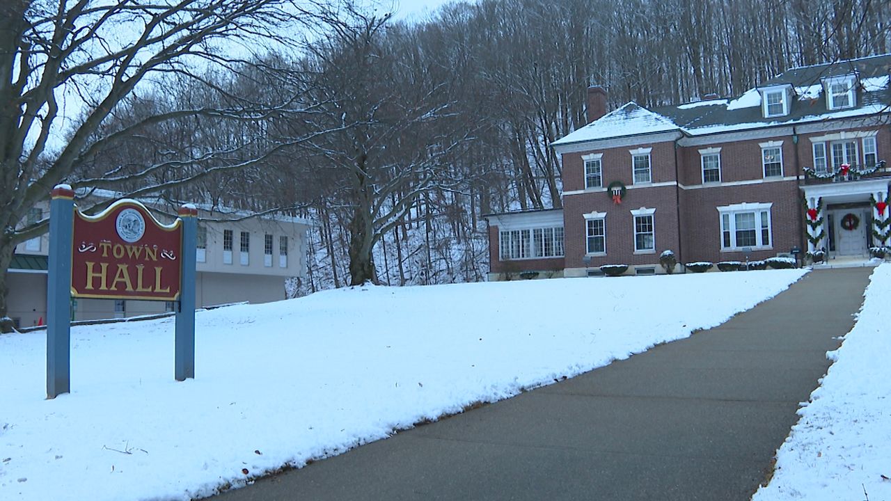 Palestinian flag raised outside Worcester City Hall - CBS Boston