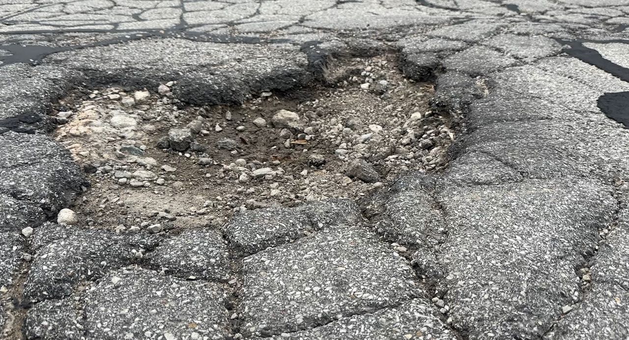 Milwaukee officials seek faster response to record pothole requests