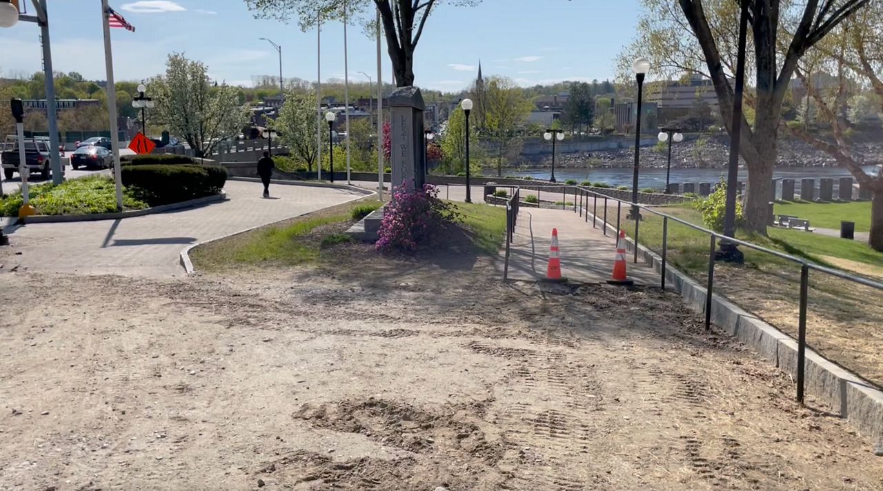 Veterans Memorial Park beginning to see restoration efforts. (Spectrum News/Matthew Jaroncyk)