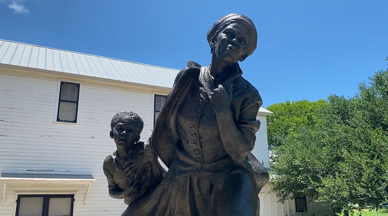 Sculpture of abolitionist Harriet Tubman arrives in Bastrop