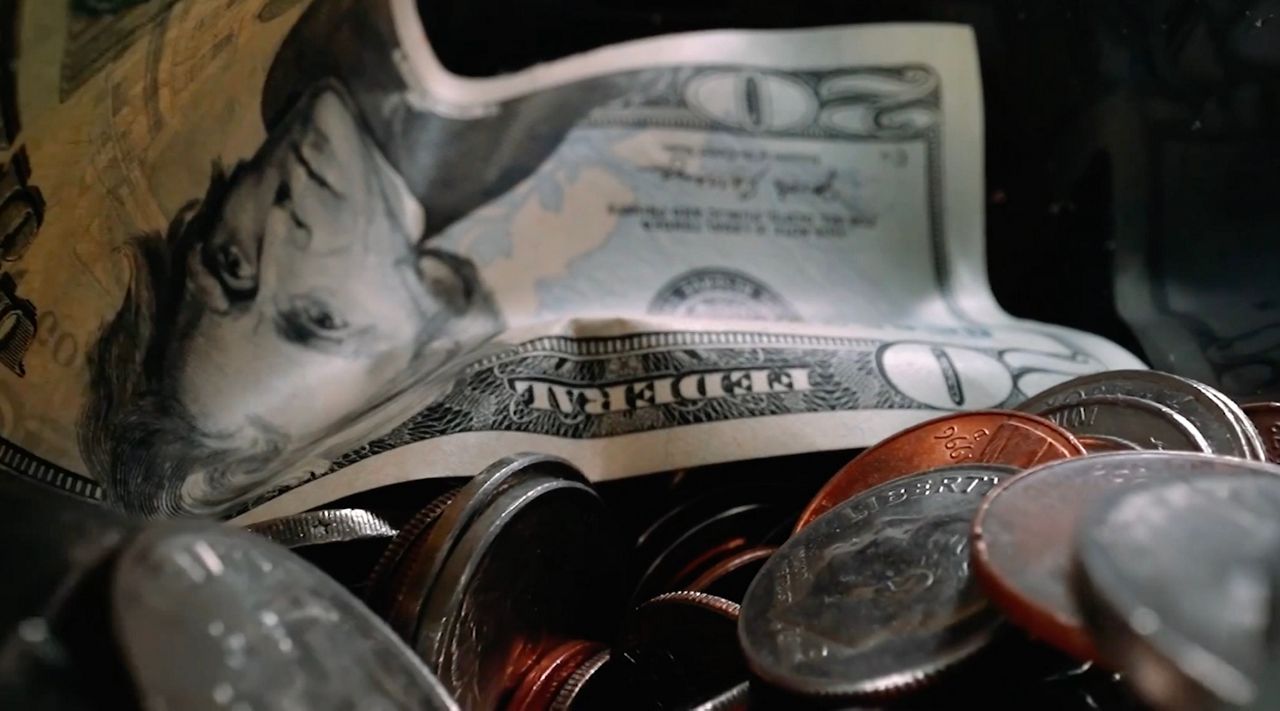 New report looks at gender pay gap in New York state