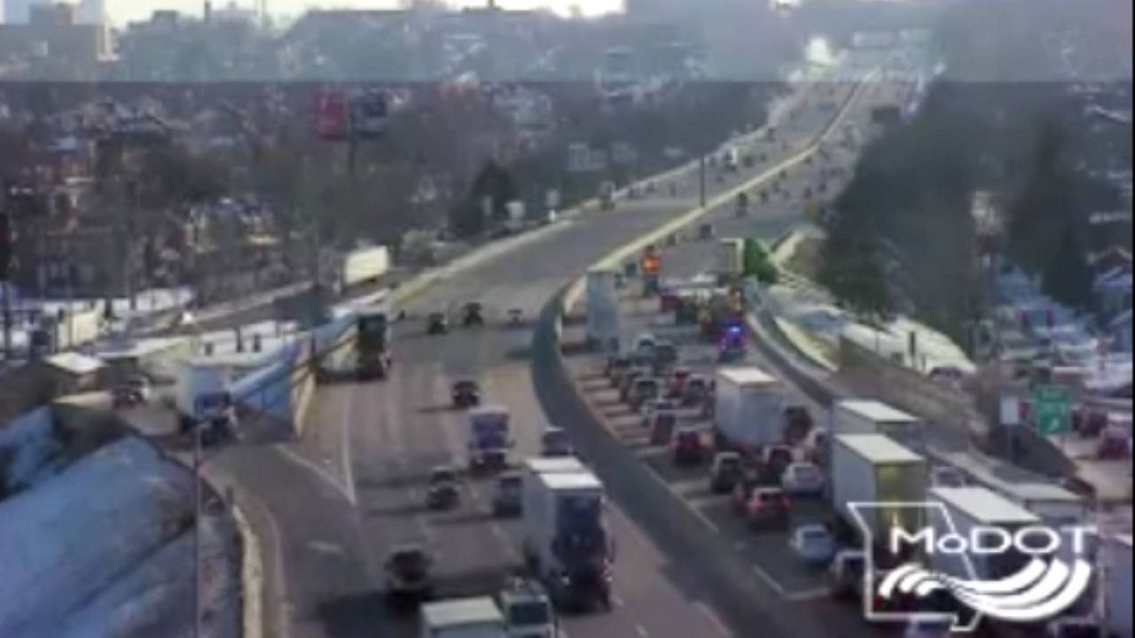 MODOT cameras captured traffic on I-44 shortly after the accident on Wednesday morning. (Missouri Department of Transportation)