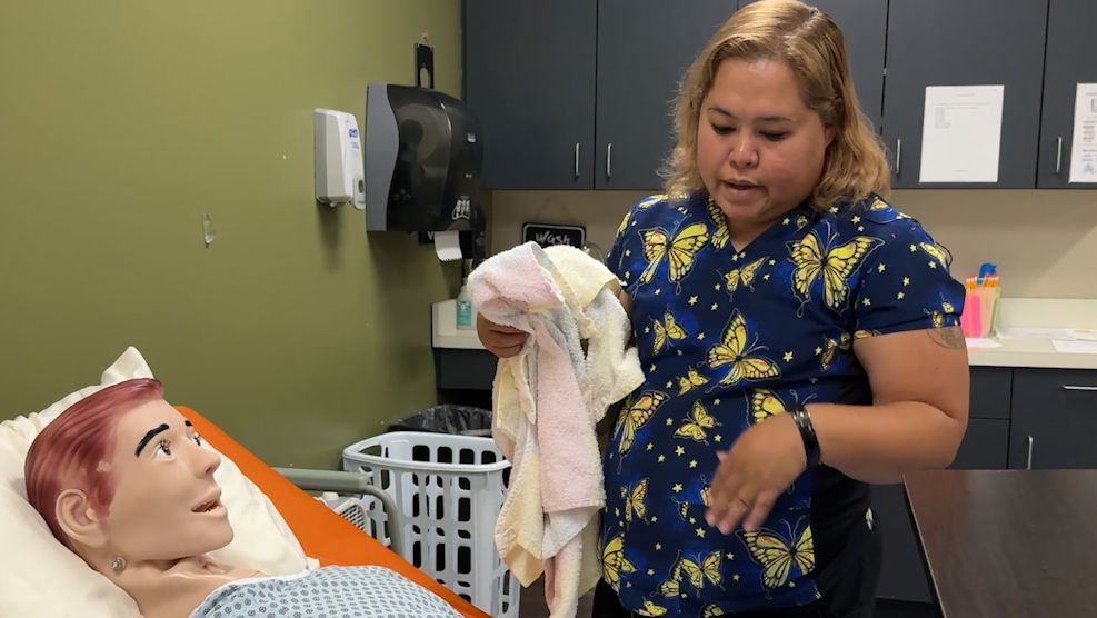 Yesenia Herrera completed free CNA training in San Antonio. (Spectrum News 1/Amber Hughes) 