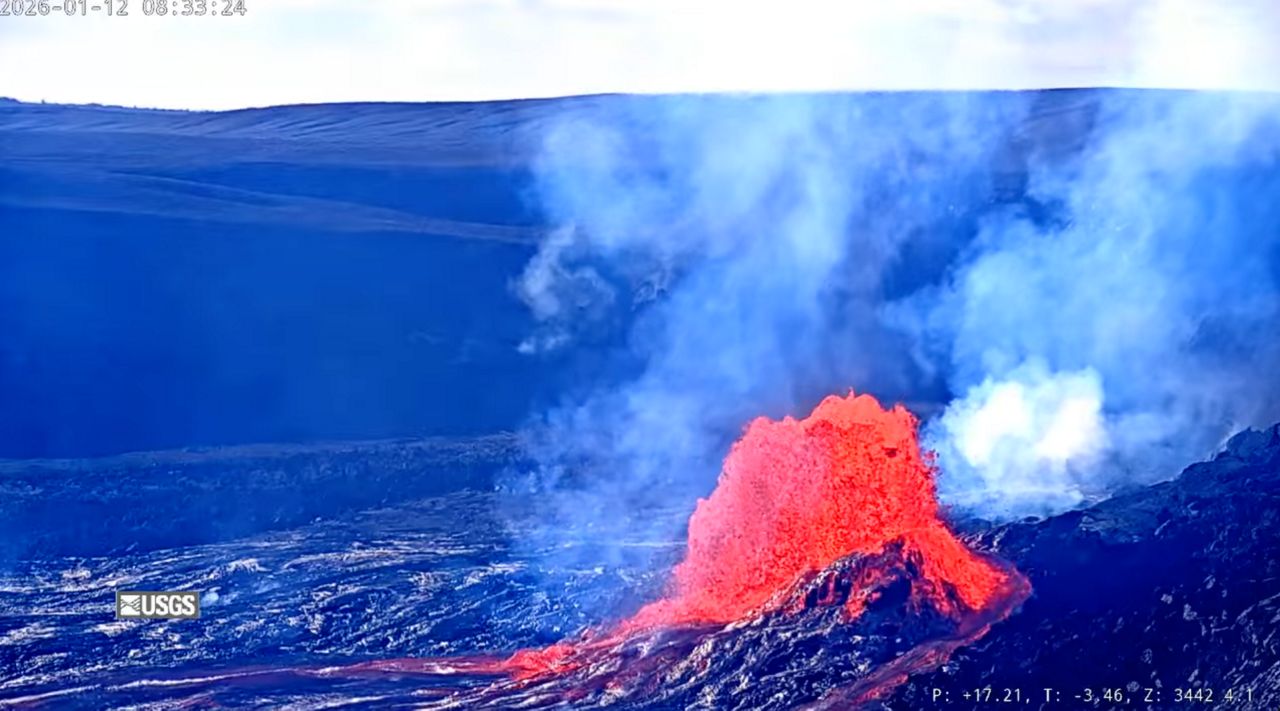 Lava lake forms after Kilauea eruption in Hawaii - Los Angeles Times, image size:1280x711