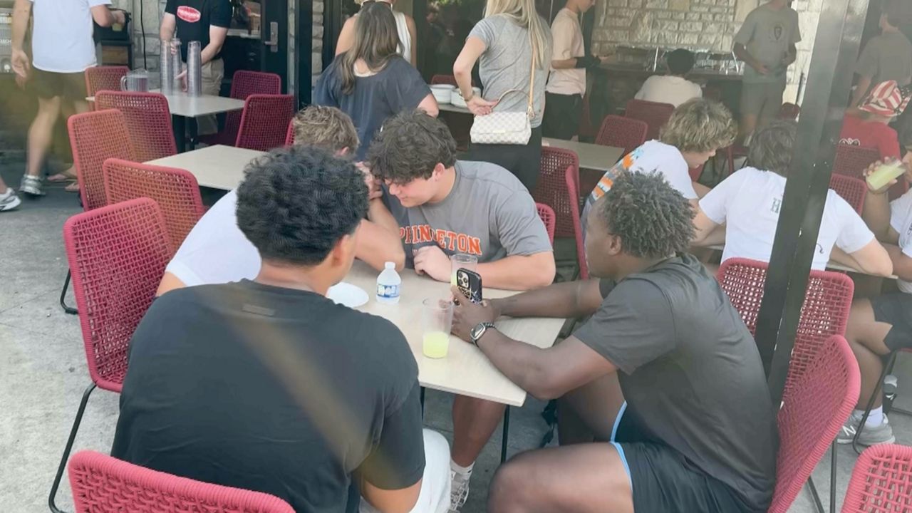 Golden Bears keep team tradition alive with Wednesday night dinners