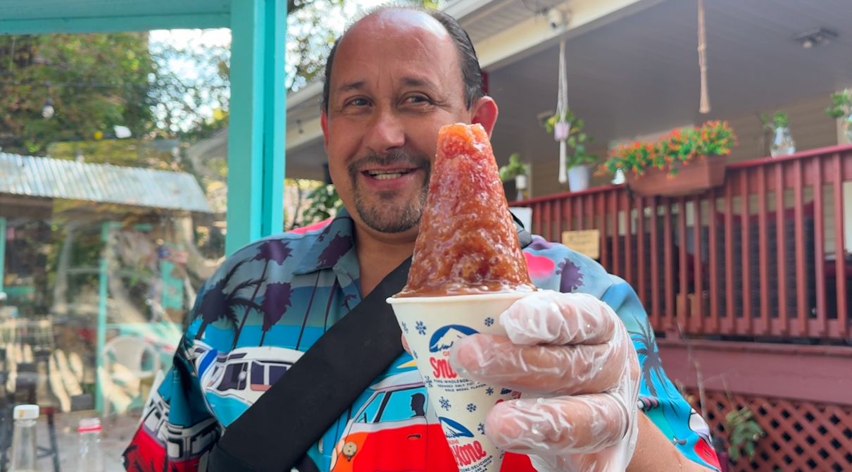 A couple is reviving the Puerto Rican piragua tradition