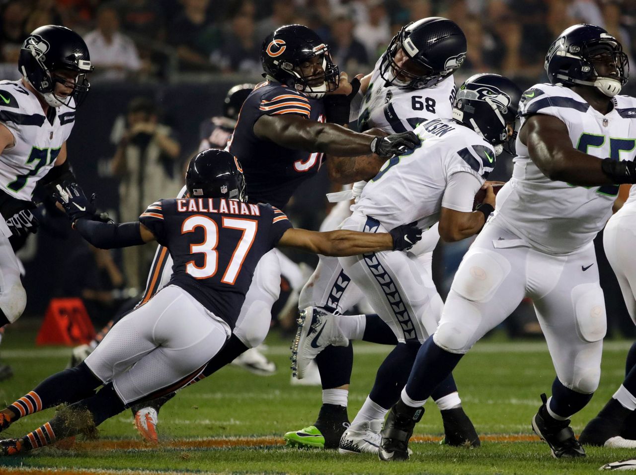 Mack, Amukamara lead Bears over Seahawks 24-17