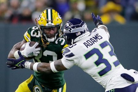 Packers blank Seahawks, 17-0