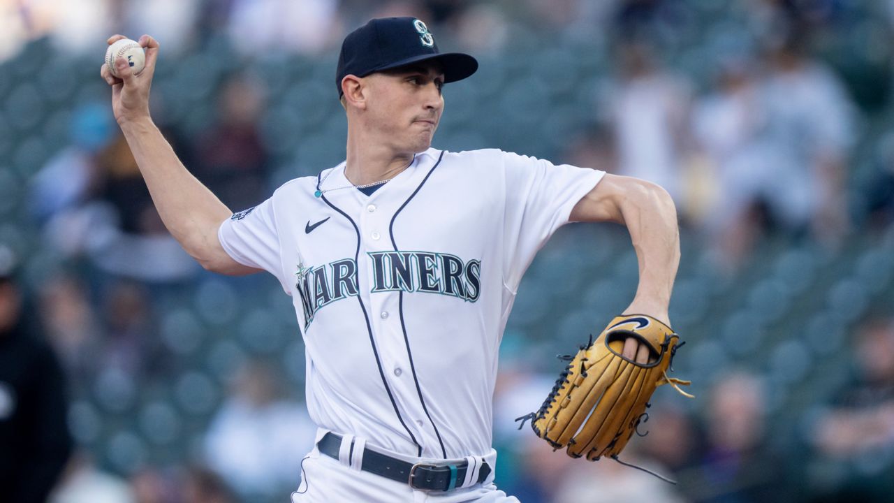 Kirby throws 7 sharp innings, Mariners blank Rangers 5-0