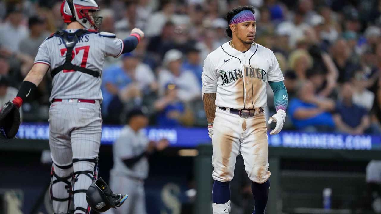 Mariners position analysis: Kolten Wong looking to get his feet back under  him at second base