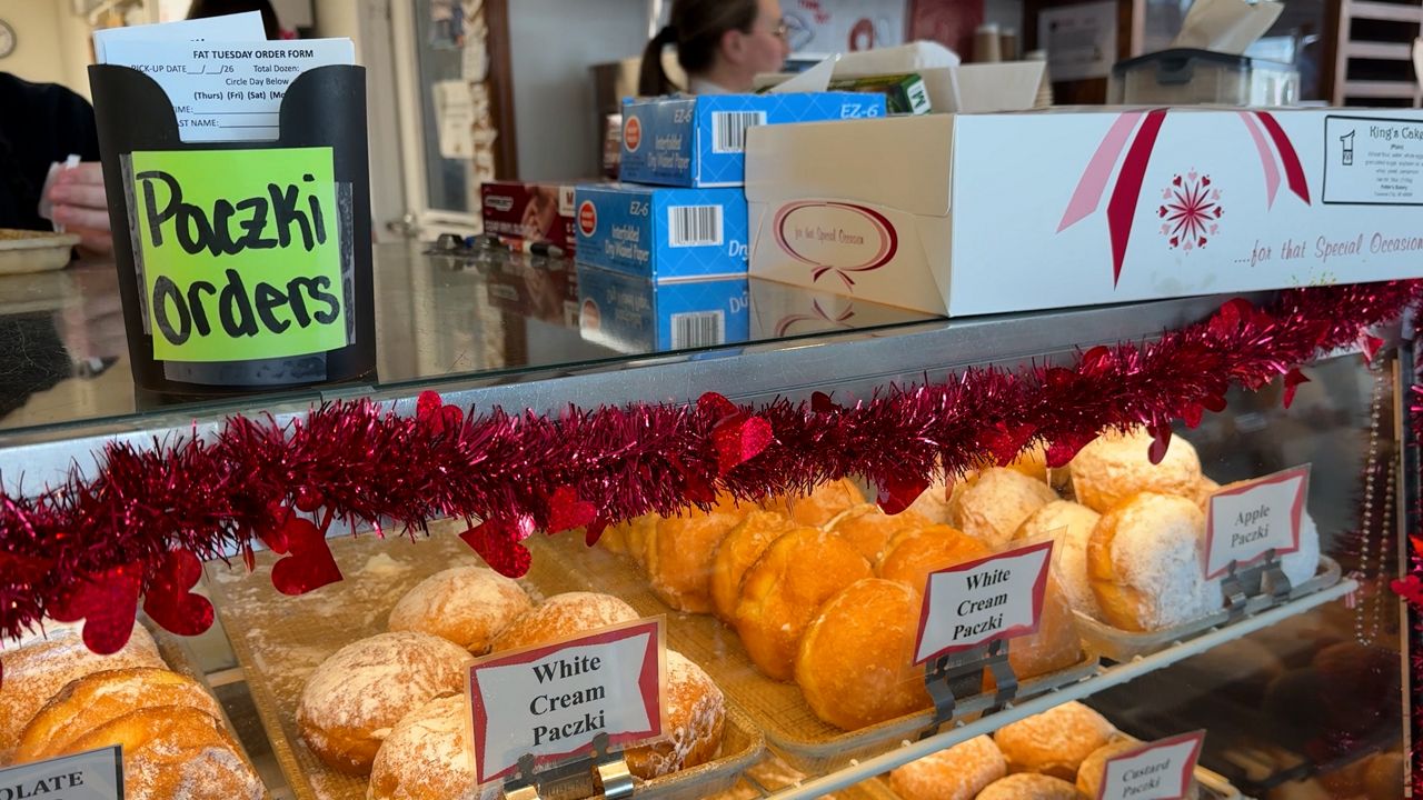 Traverse City bakery makes 21,000 paczki for Fat Tuesday