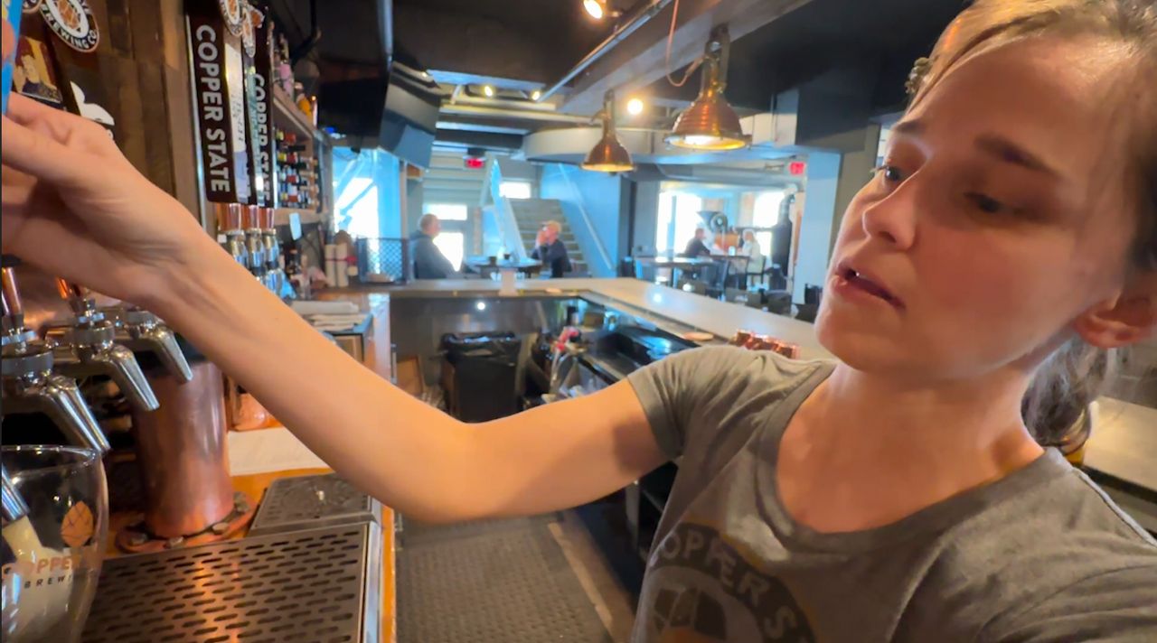 bill-proposes-14-year-olds-serve-alcohol