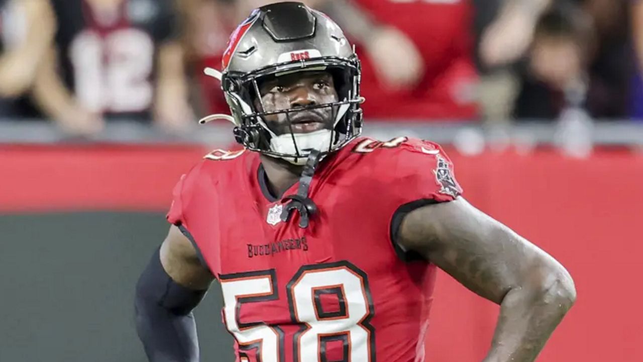 Tampa Bay Buccaneers linebacker Shaquil Barrett (58) looks a the scoreboard during a NFL football game against the Baltimore Ravens on Oct. 27, 2022 in Tampa, Fla. (AP Photo/Alex Menendez)