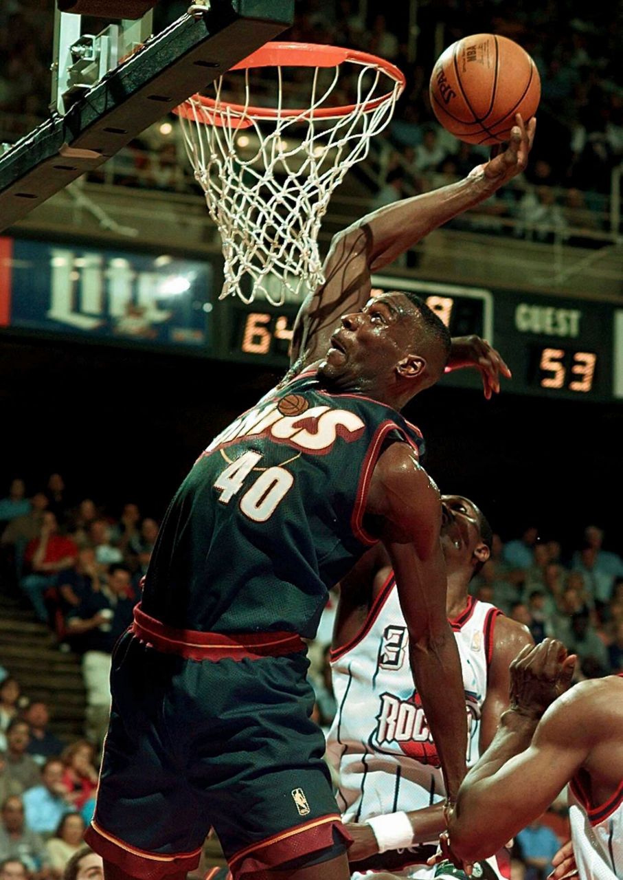 Former NBA star Shawn Kemp arrested in driveby shooting