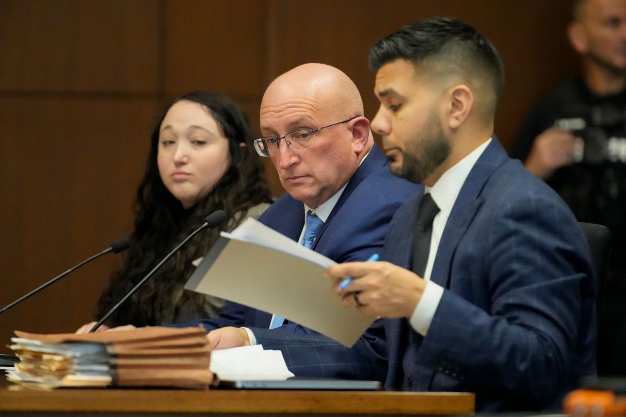 Father of July 4th parade shooting suspect pleads guilty to ...