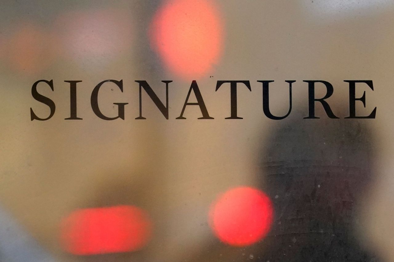 Signature Bank seized to send banks a message, director says