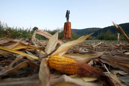 Bronze Statue Of Us First Lady Is Unveiled In Slovenia
