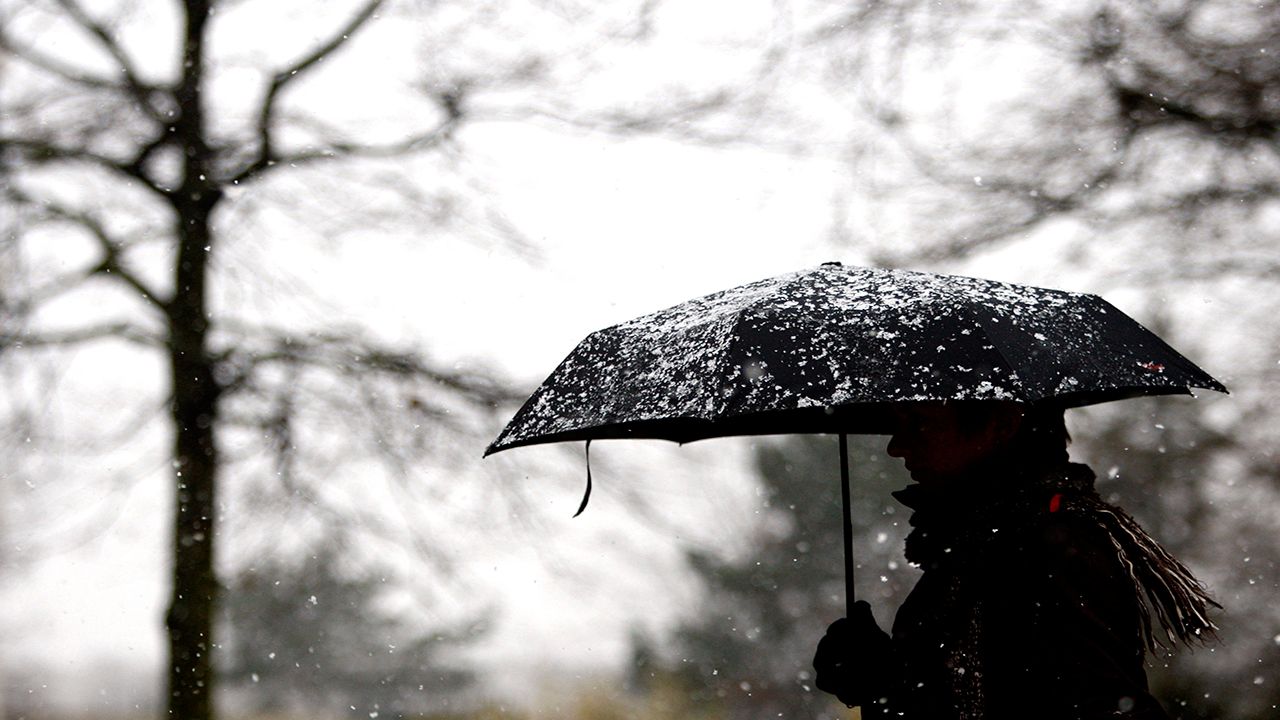 Weather Photo: Axel Heimken-AP