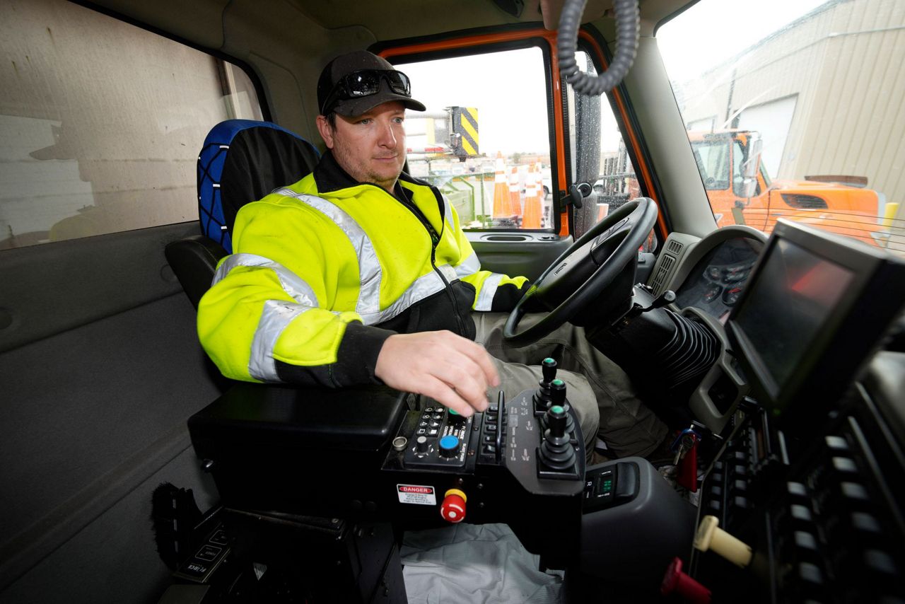 Cold weather US states struggling to hire snowplow drivers