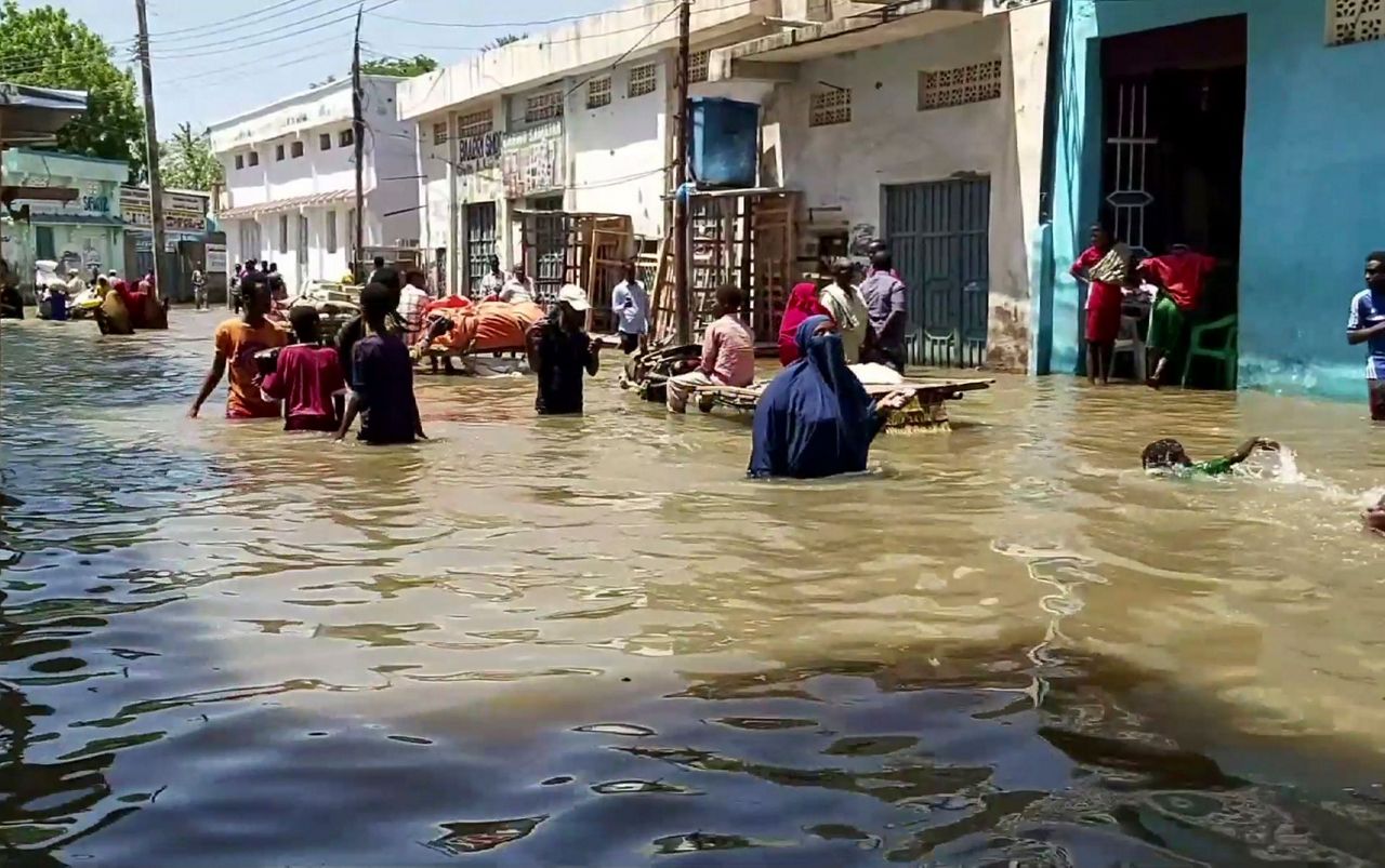 UN Floods in central Somalia hit nearly 1 million people