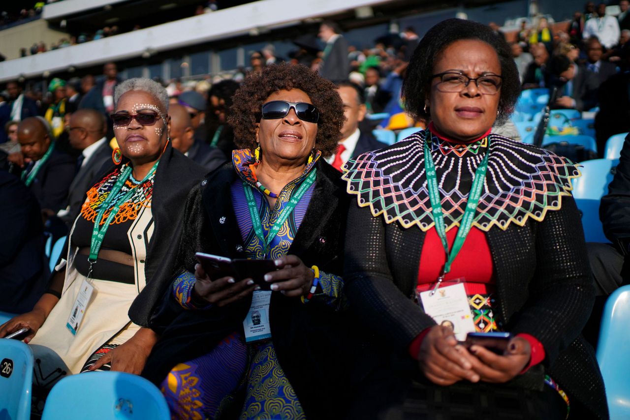 Ramaphosa takes oath as South Africa's president