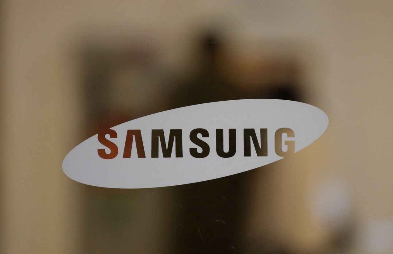 Самсунг начни. Самсунг логотип. Samsung logo 2022. Samsung a52 logo. Samsung начало.