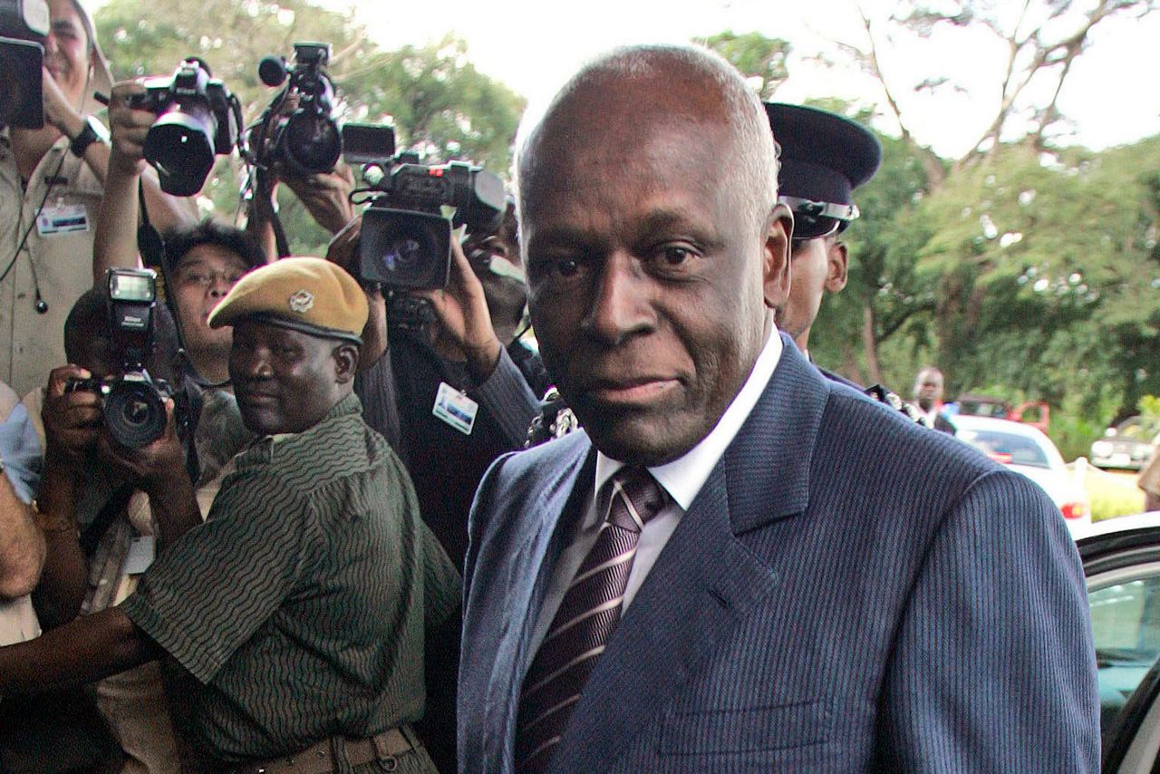 Ex-presidente angolano José Eduardo dos Santos morreu aos 79 anos