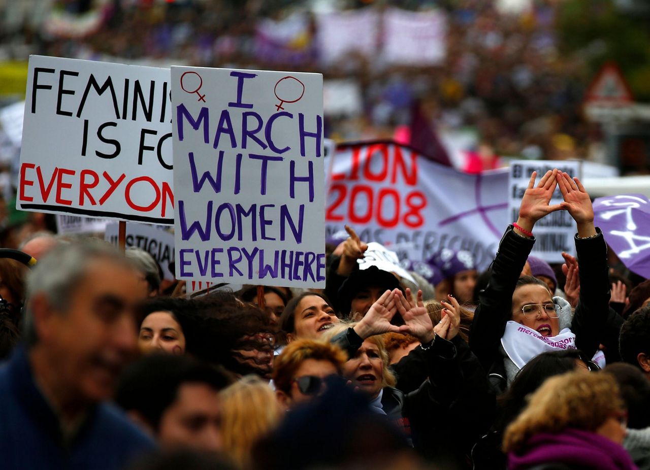 Spaniards join global call to end violence against women