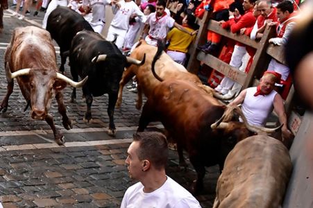 running of the bulls traditional outfit