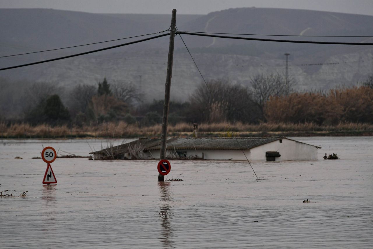 Spanish city braces for flooding from swollen Ebro River