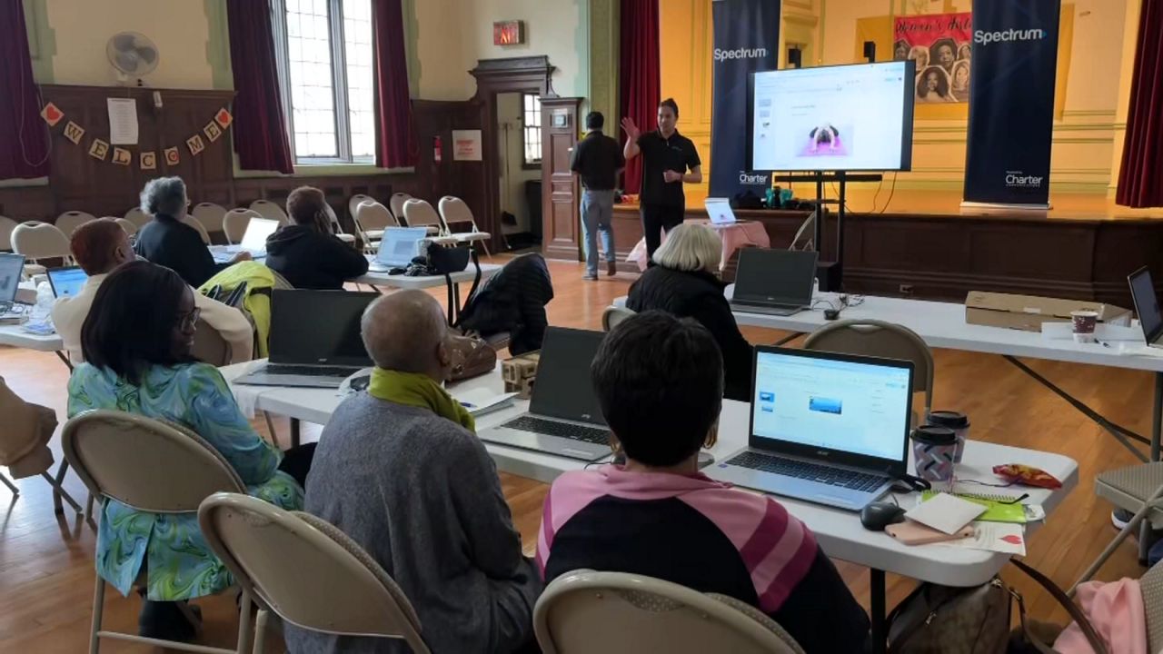 Spectrum awards $20k grant to STEM Alliance