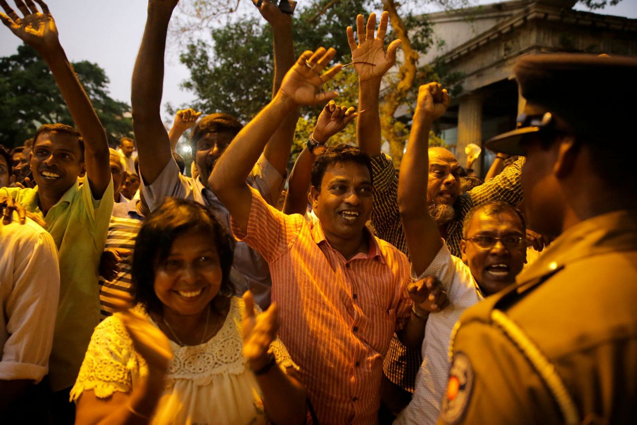 Sri Lankan Top Court Suspends Decree Dissolving Parliament