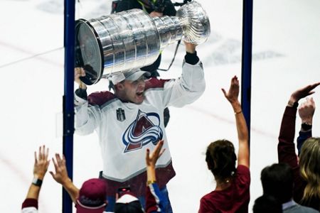 Avalanche gear up for Stanley Cup repeat bid after overcoming injuries