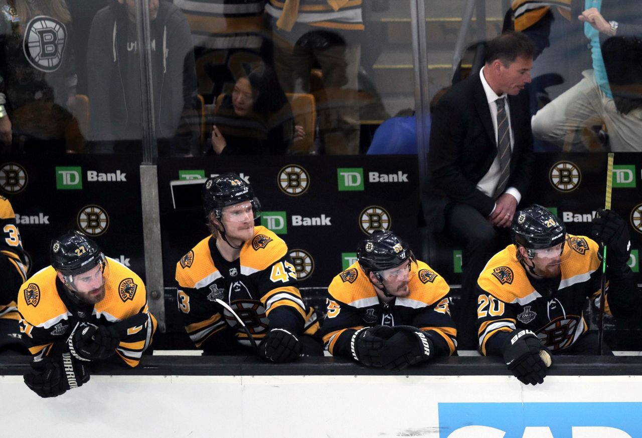 Zdeno Chara, the biggest protector of them all, leaves a huge hole in the  Bruins - The Boston Globe