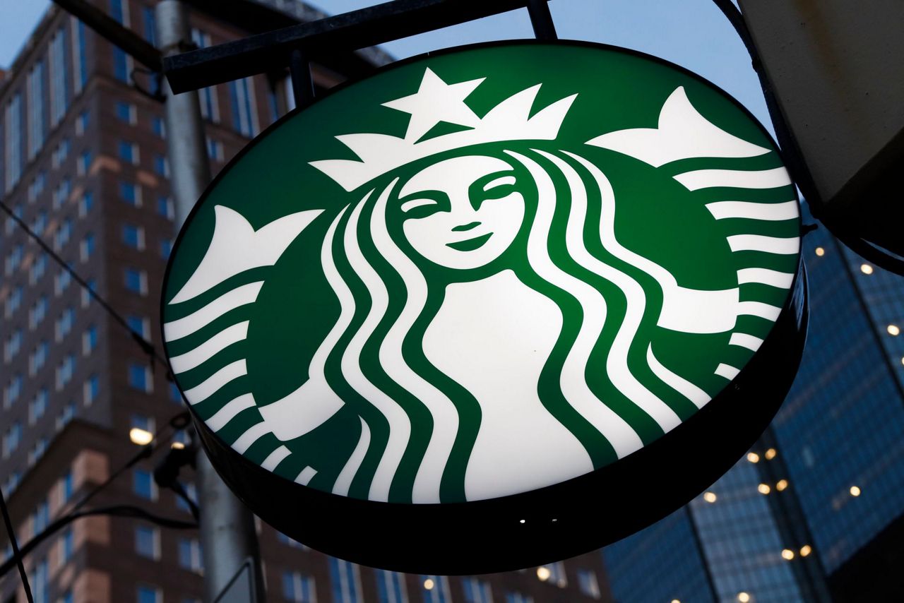 Departamento de Trabajo demanda a Starbucks por oferta salarial