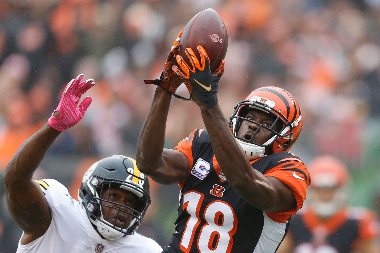 J. Martin gronkowski. Catch a week. Catching. Catch a week.