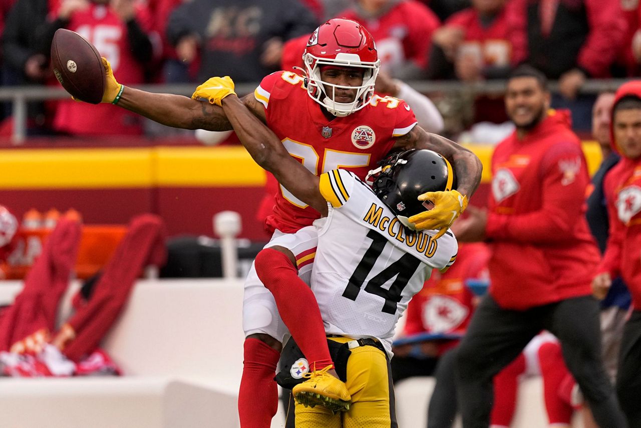 Chiefs can clinch AFC West title with win over Texans