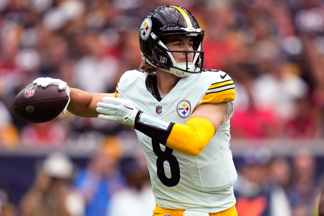 Steelers QB Kenny Pickett out against Texans after injuring knee