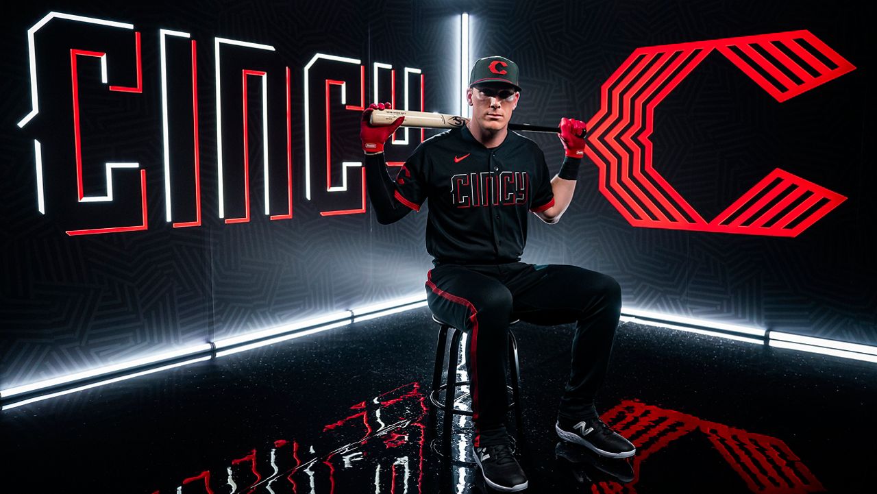 Cincinnati Reds introduce City Connect uniforms, all-black jersey