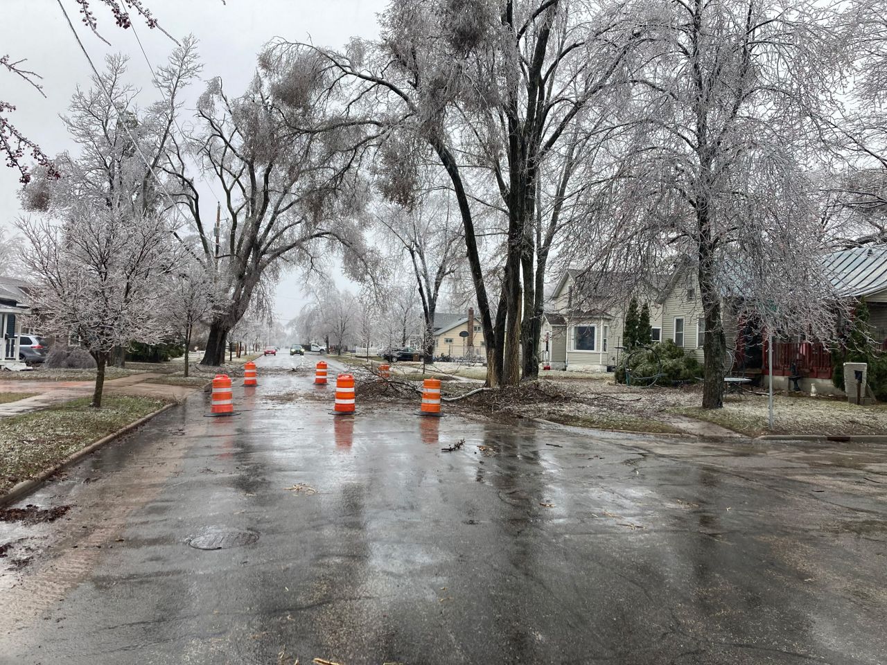 Over 20,000 still without power in central Wisconsin