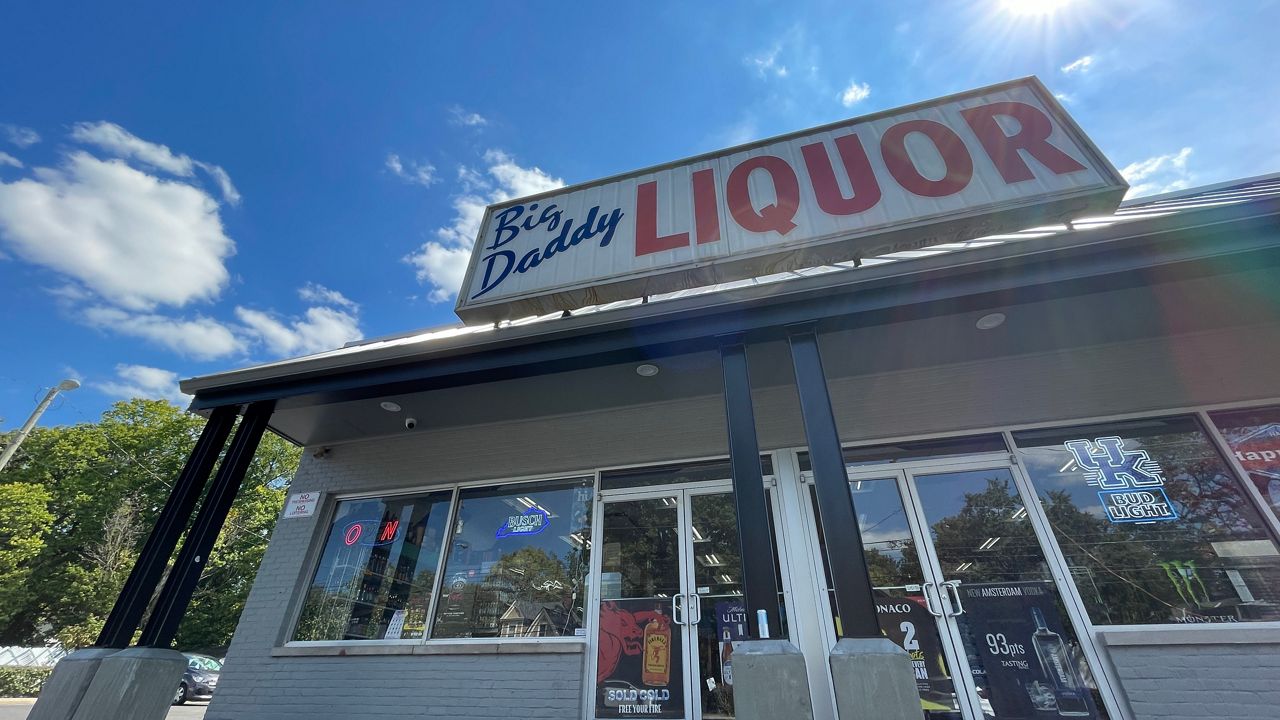 Lexington consider alcohol sales hour expansion