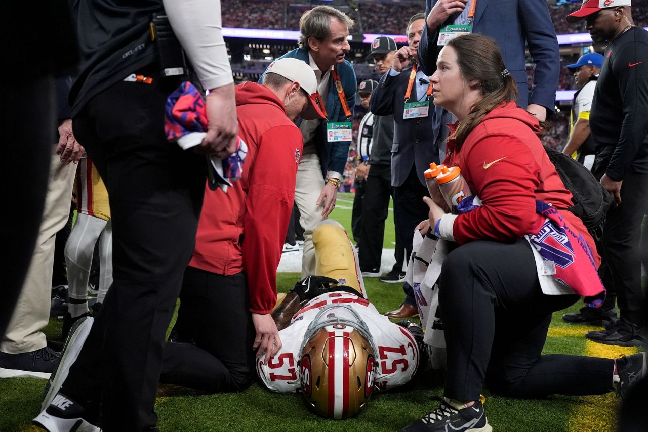 49ers-lb-dre-greenlaw-exits-super-bowl-with-achilles-tendon-injury-that