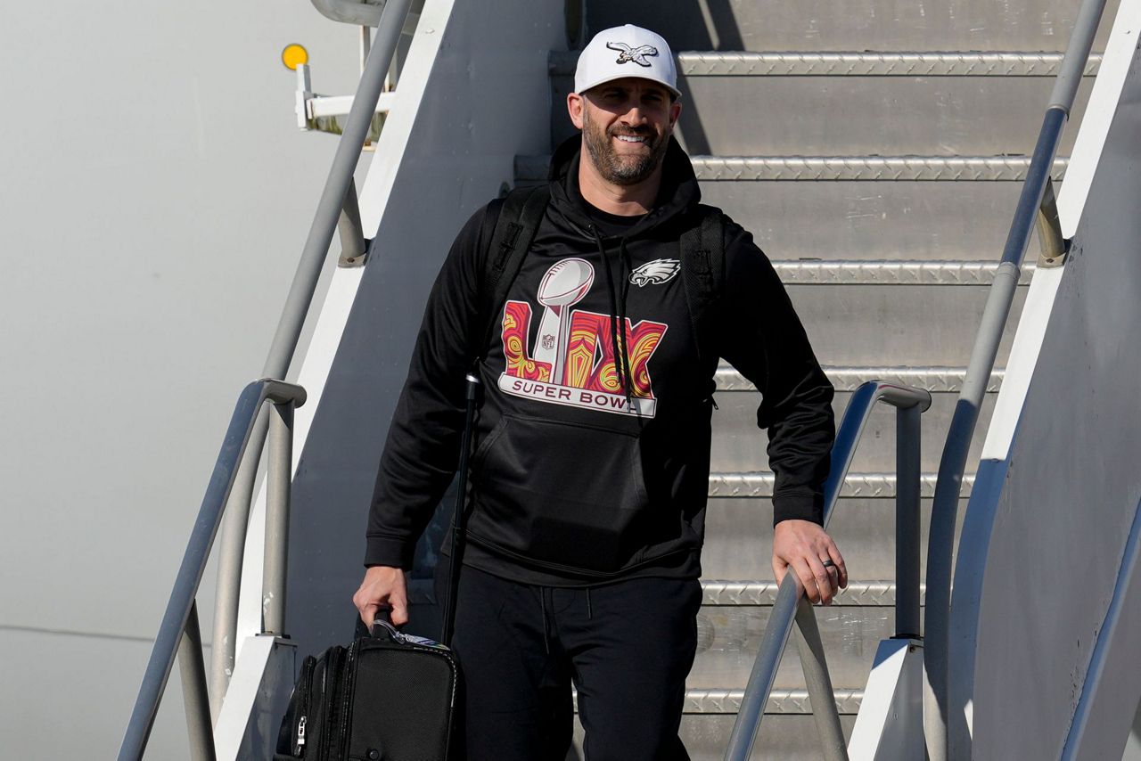 Eagles and Chiefs arrive in New Orleans for Super Bowl week