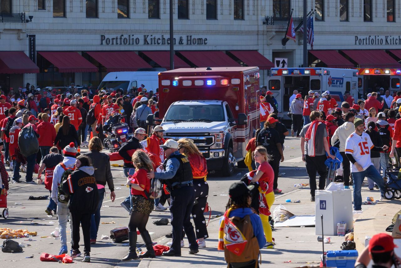 super bowl parade kansas city time