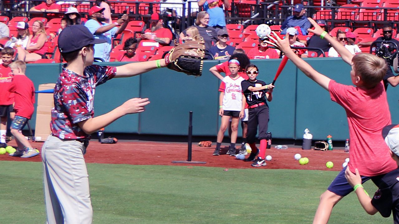 1,000 children play ball at Busch Stadium