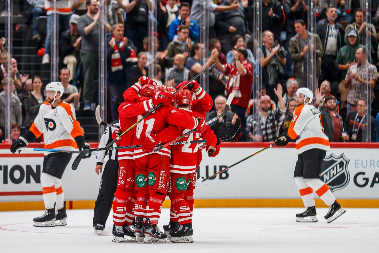 Kubalik eyes dream debut as Blackhawks play Flyers in Prague